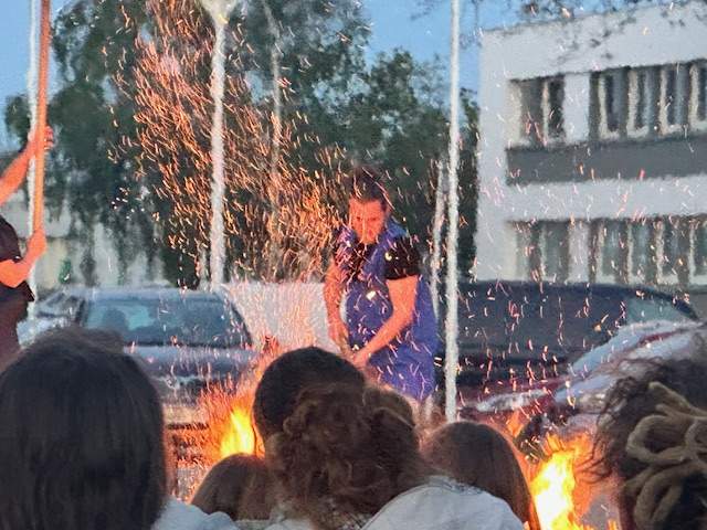 rouge feu sorties de secours damien rouxel